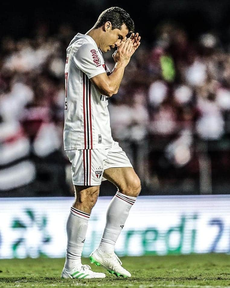 São Paulo FCさんのインスタグラム写真 - (São Paulo FCInstagram)「Foram 90 minutos de raça e respeito à camisa do São Paulo. Nesse time acreditamos. Domingo que vem tem mais. #EstaremosSempreJuntos #VamosSãoPaulo 🇾🇪 (📸 Paulo Pinto/saopaulofc.net)」4月15日 7時03分 - saopaulofc