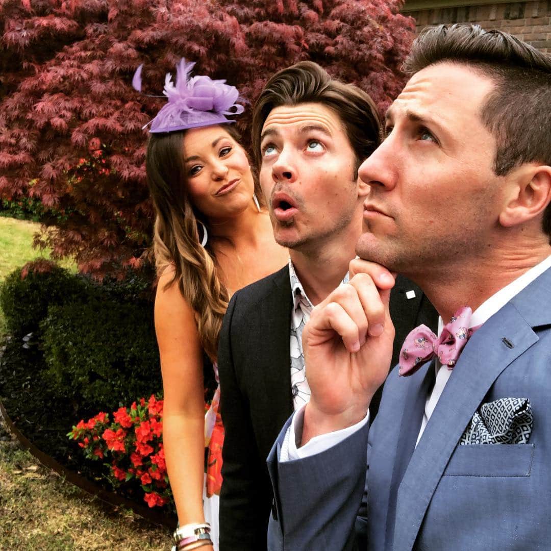 のインスタグラム：「What a great time at the Arkansas Derby yesterday. I love the town of Hot Springs and the people in it. Such a special place!! Thanks for the hospitality and the great times ! And thanks to @ted_baker for hooking up the fresh threads !!」