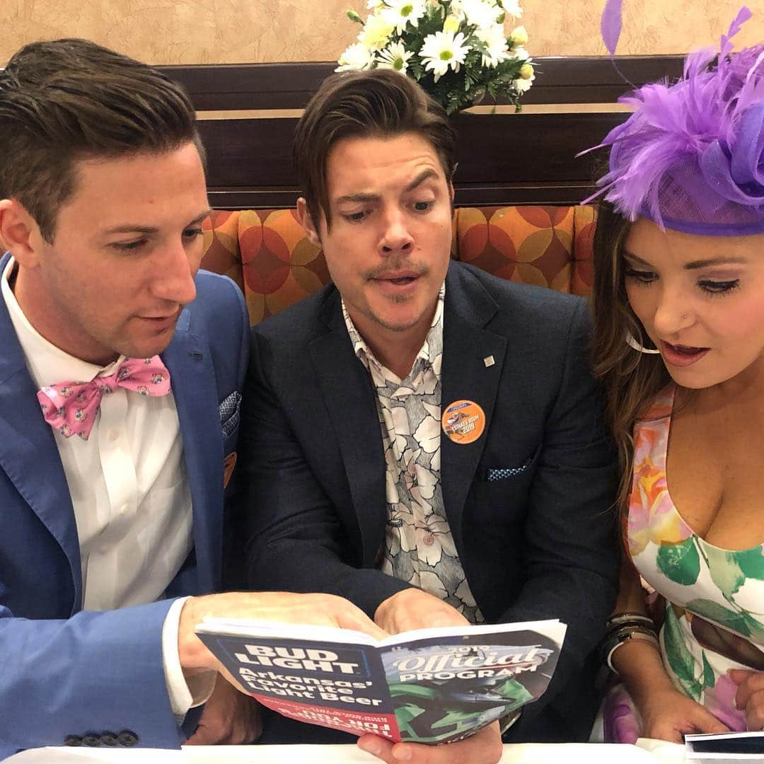 ジョッシュ・ヘンダーソンさんのインスタグラム写真 - (ジョッシュ・ヘンダーソンInstagram)「What a great time at the Arkansas Derby yesterday. I love the town of Hot Springs and the people in it. Such a special place!! Thanks for the hospitality and the great times ! And thanks to @ted_baker for hooking up the fresh threads !!」4月15日 7時28分 - joshhenderson