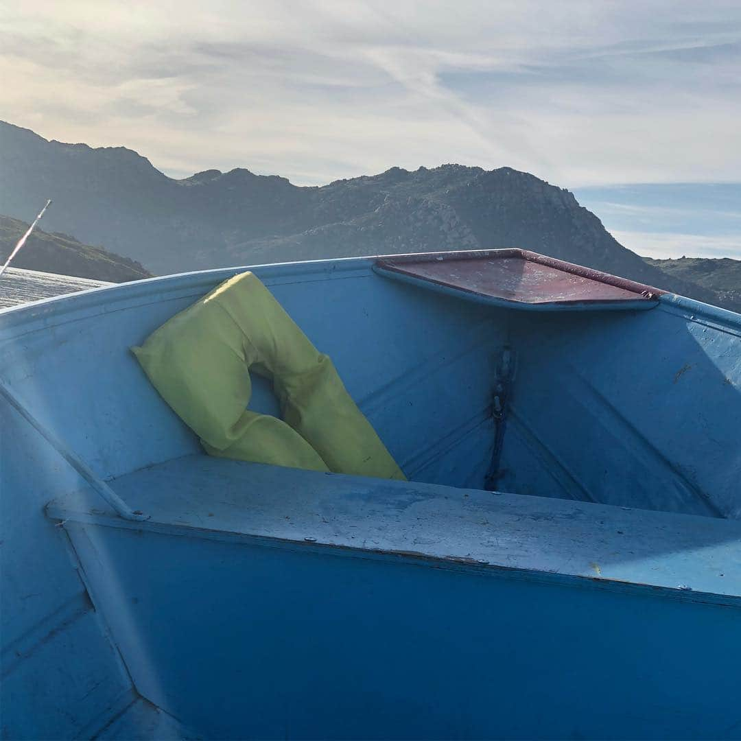 クリス・クニエリムさんのインスタグラム写真 - (クリス・クニエリムInstagram)「Beautiful day on the water. Great day to relax and fish. Also a great day to get a sunburn. 🤪😎🐟🚣🏼‍♂️🎣」4月15日 7時42分 - chris_knierim