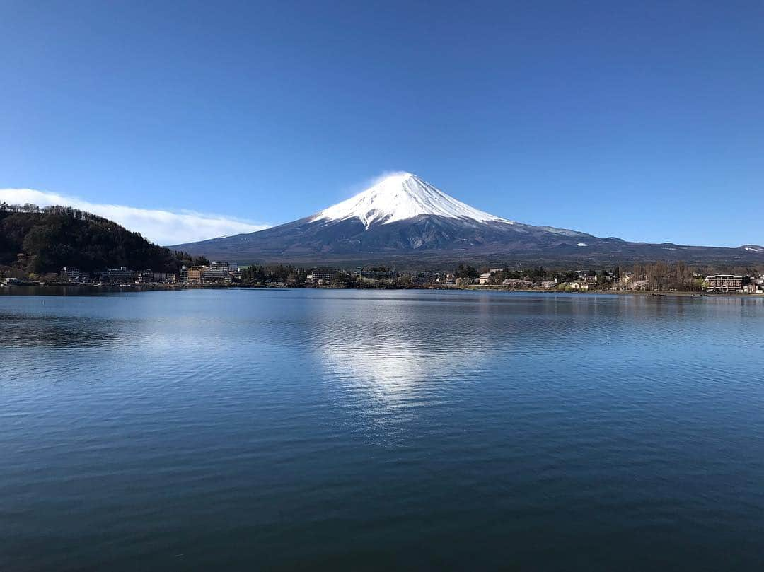 Atsushi Aizawaさんのインスタグラム写真 - (Atsushi AizawaInstagram)「1075 #今朝の富士山  Yamanashi, Japan 山梨県  #japanfocus #jp_gallery #instagramjapan #ig_japan #wu_japan #wu_asia #worldunion #theworldshotz #igersjp #team_jp_ #team_jp_東 #山梨県 #team_jp_skyart  #mtfuji #Japan #yamanashi  #natureaddict Mt. Fuji Yamanashi , Japan #Lovers_Nippon #東京カメラ部#japan_night_view #japan_night_view_member #1xPicoftheDay #phos_japan #夜景ら部 #写真好きな人と繋がりたい #bestjapanpics  #photo_shorttrip #やまなしカメラ部  #sonyworldclub」4月15日 8時04分 - a_aizawa