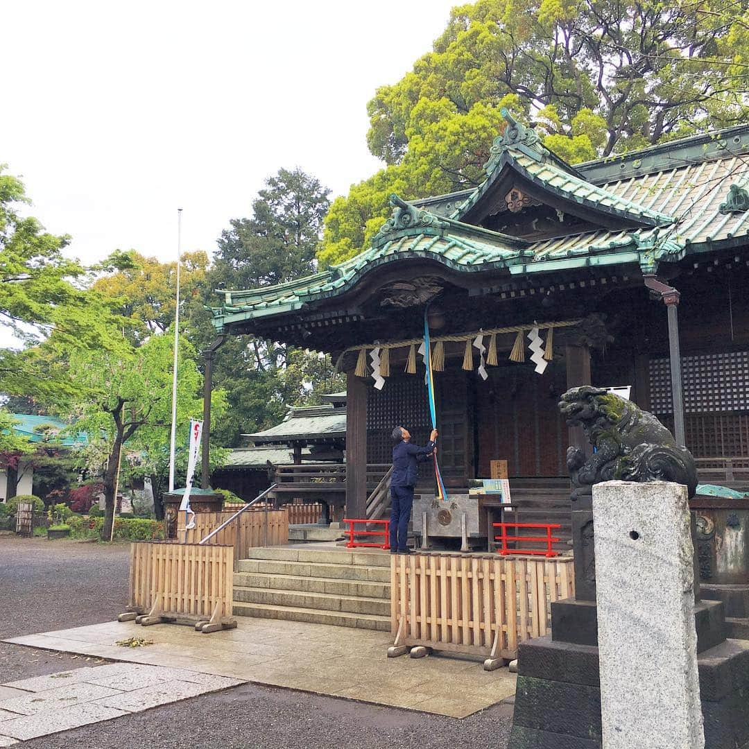 中倉隆道さんのインスタグラム写真 - (中倉隆道Instagram)「. 氏神様へ半月参り⛩ . 雨上がりの境内はなんだか草木が生き生きしてた . . ４月前半ありがとうございました☺️ 後半もよろしくお願いします🙏 . . 今日も元気に笑顔でいきまっしょい😊✨✨ . #代々木八幡 #お参り #お詣り #月詣り #アニメ研究家 #中倉隆道 #フリーアナウンサー #柿ピー研究家 #氏神様」4月15日 8時12分 - ryudo.tokyo