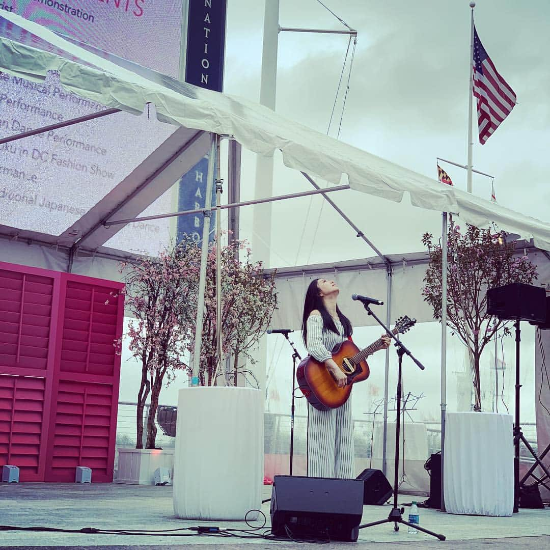 Ka-Naのインスタグラム：「I performed at Sakura Sunday at National Harbor today! I had such a great time in WashingtonD.C. this weekend :) Thank you for coming by and enjoying my performance!  I hope to see you soon!  今日もイベントに来てくださったみなさん、どうもありがとうございました♪ D.C.二日間、とっても楽しかったー！！！ また来年も来られるといいなー(*ﾟ▽ﾟ*) #sakuramatsri#sakurasunday#washingtondc#ka-na#kanauemura#jpop」