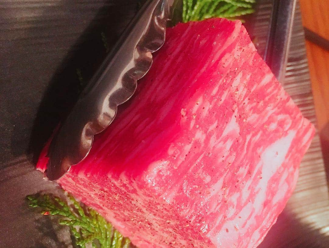 山本愛子さんのインスタグラム写真 - (山本愛子Instagram)「昨夜はこのメンバーで焼肉♪からのカラオケでインスタライブ♡ おいしかった〜楽しかった〜◡̈*❤︎ 参加してくださった皆さんありがとうございました( *´꒳`*)੭⁾⁾ #焼肉 #インスタライブ #おにい茶ライブ」4月15日 8時47分 - aikoyade1219