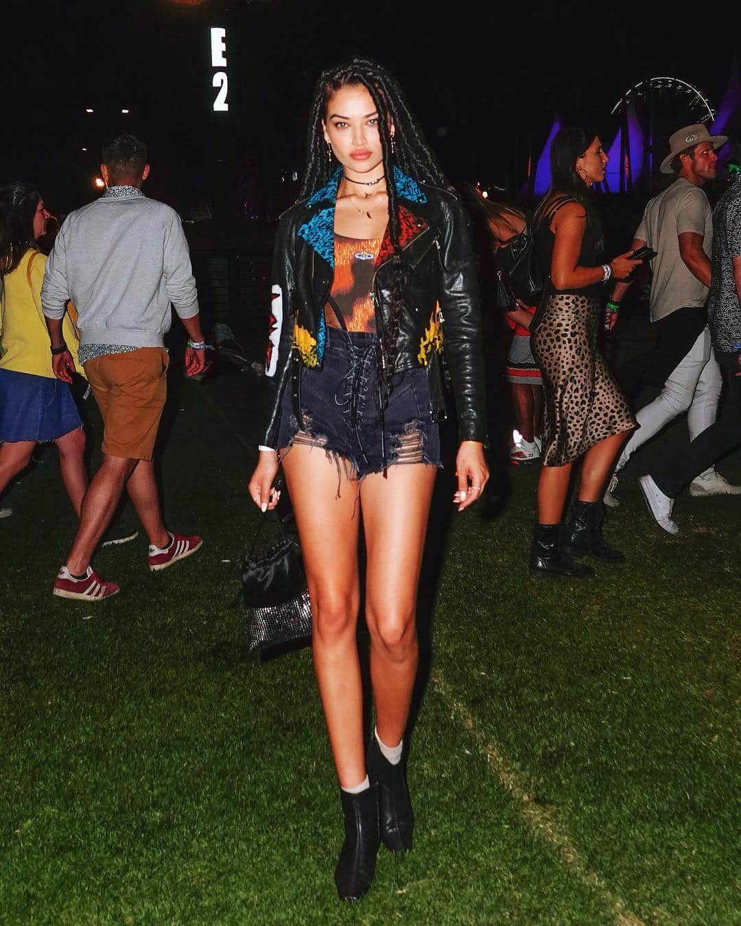 シャニーナ・シャイクのインスタグラム：「last night in Coachella .....」