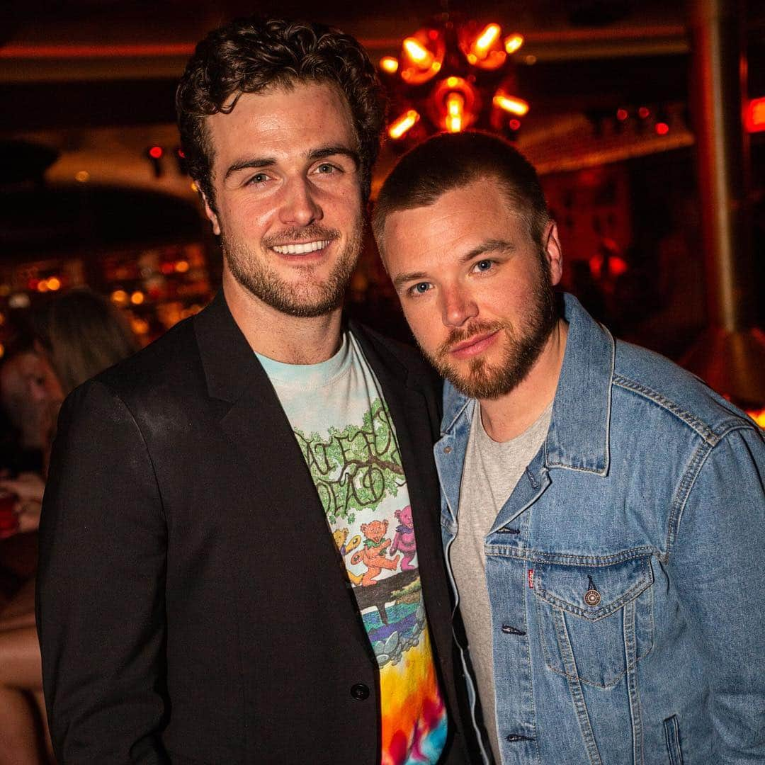 ボー・マーショフさんのインスタグラム写真 - (ボー・マーショフInstagram)「Matty McKibben and Jake Rosati do Vegas. Thanks @ontherecordlv and @jemaalv for the ridiculously fun weekend. #awkwardreunion #awkward #vegas」4月15日 9時02分 - beau_mirchoff