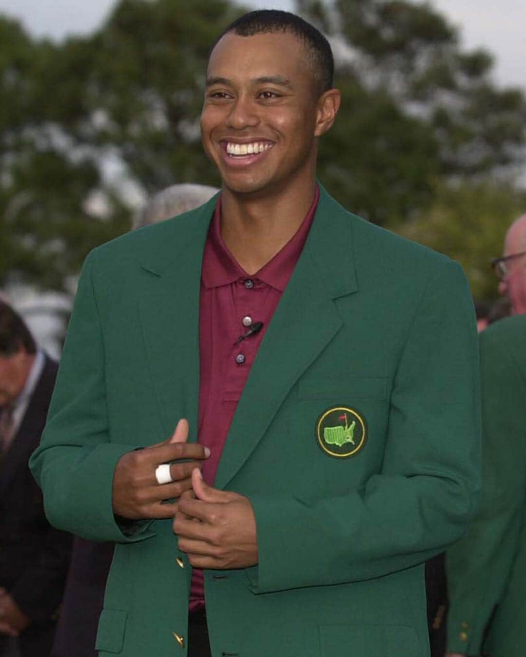 PGA TOURさんのインスタグラム写真 - (PGA TOURInstagram)「Count 'em up. FIVE green jackets for @TigerWoods.」4月15日 9時18分 - pgatour