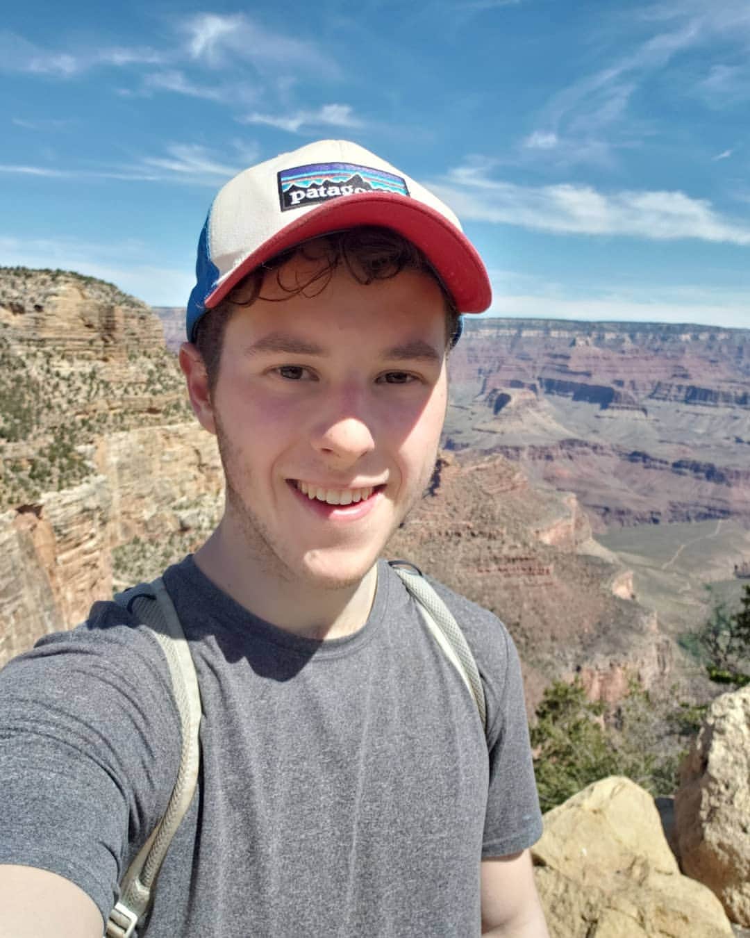 Nolan Gouldのインスタグラム：「Sweaty victory pic! Hiked out of the Grand Canyon today after a seven day rafting trip down the Colorado River. In desperate need of a shower and food other than trail mix. I'll be posting more photos on @free.nolo」