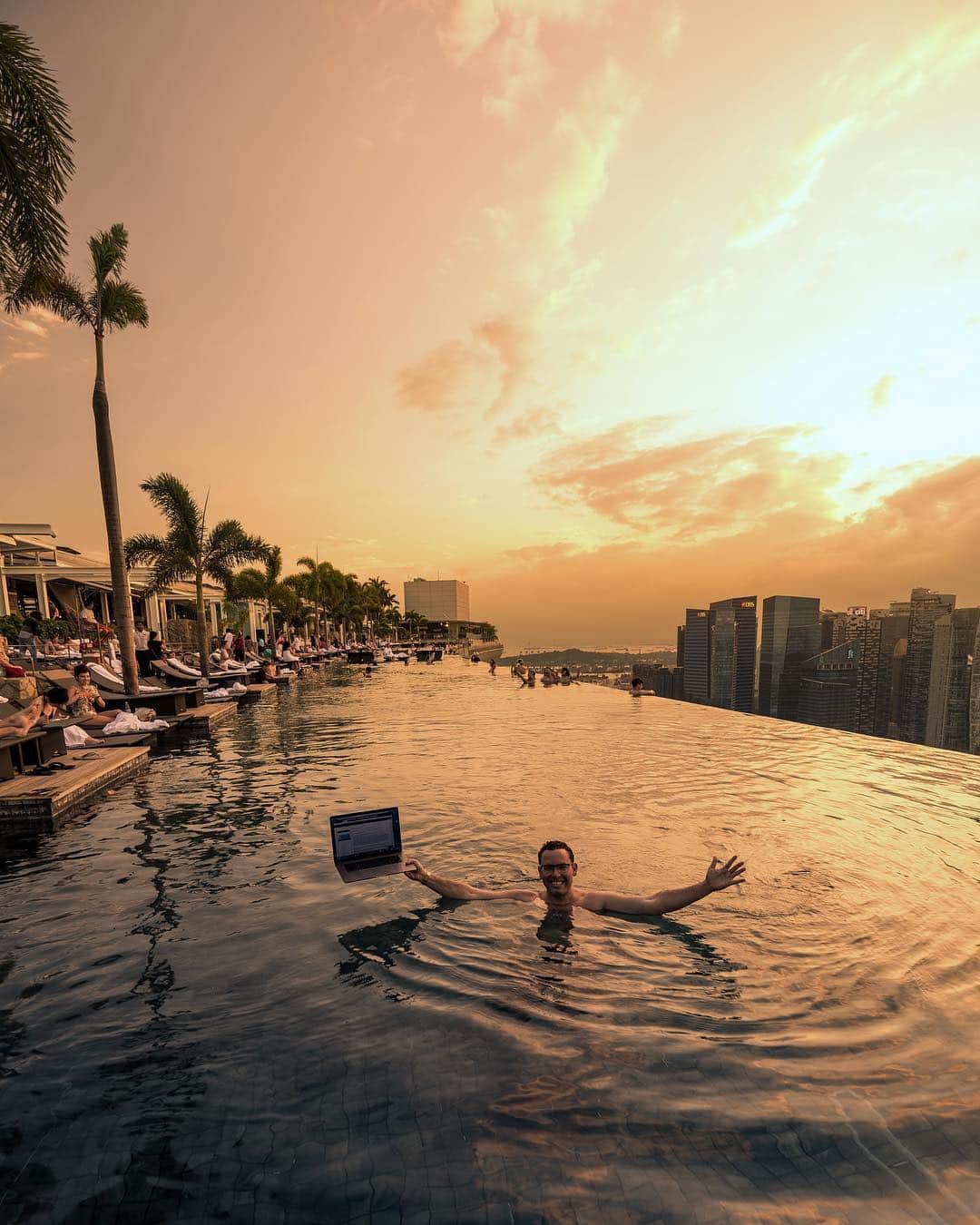 ティモシー・サイクスのインスタグラム：「Tomorrow is my birthday so this is my last #laptoplifestyle photo in a pool that I will ever post as I’ve now matured past these little stunts...just kidding, this actually is my life and I absolutely love trading stocks using @stockstotrade no matter where in the world I am. Not to mention it’s too much fun seeing the worried looks I get from people around me who are afraid I’m gonna drop my laptop in the water! (Although sadly I have dropped a few in my day aka I’m laptop enemy #1!) But on a serious note I’m SO grateful to each and every one of my followers, students and the entire @karmagawa and @savethereef communities too as we’re going to shock all the doubters and change the world in the coming years by working TOGETHER! Too many people look down on social media, but that narrow-mindedness will not define us nor the future...we WILL make this a far better planet for ourselves, our children and our children’s children so dream big and stay tuned as we’re just getting started so these are exciting times! #grateful #happybirthdaytojew」
