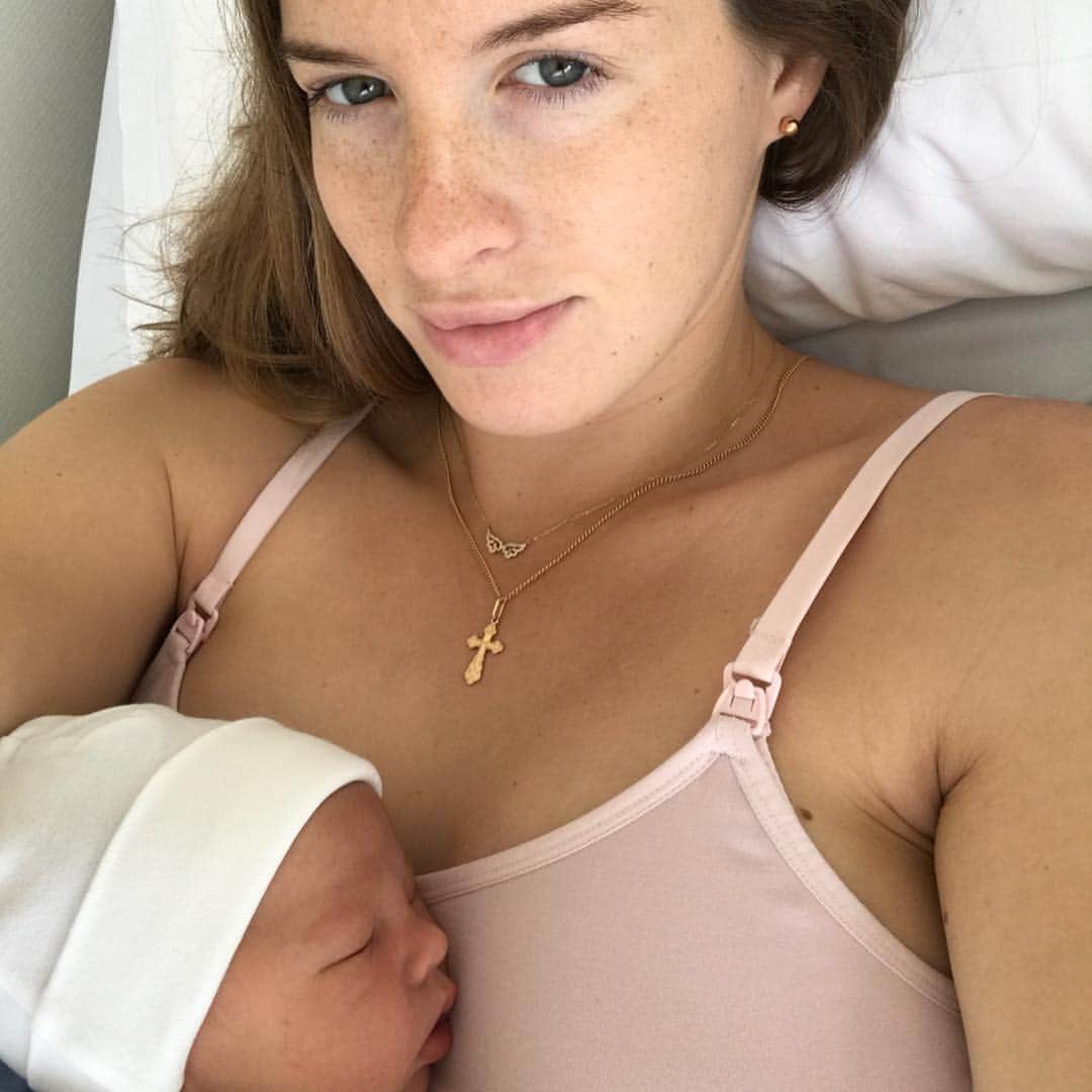 マリア・コミサロワさんのインスタグラム写真 - (マリア・コミサロワInstagram)「15 апреля🎉 ⠀ День , когда мы стали родителями🙏🥳🤩 ⠀  а сегодня уже целых 2 года! ⠀ Как быстро летит время и из маленького человечка ты превращаешься во взрослого, понимающего, большого человека! ⠀  Мы любим тебя наш маленький , но уже такой большой сынок♥️👶🎉 с днём рождения! ⠀ #mateochaadaev #felizcumpleaños #cumpleaños #niño #miamor #cumpleañosfeliz #happybirthday #сднемрождения #2года #родители #материнство #мама #мамаблогер」4月15日 15時06分 - chaadaeva_maria