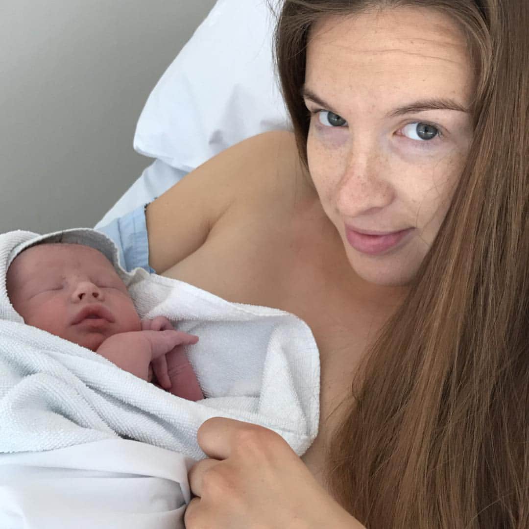 マリア・コミサロワさんのインスタグラム写真 - (マリア・コミサロワInstagram)「15 апреля🎉 ⠀ День , когда мы стали родителями🙏🥳🤩 ⠀  а сегодня уже целых 2 года! ⠀ Как быстро летит время и из маленького человечка ты превращаешься во взрослого, понимающего, большого человека! ⠀  Мы любим тебя наш маленький , но уже такой большой сынок♥️👶🎉 с днём рождения! ⠀ #mateochaadaev #felizcumpleaños #cumpleaños #niño #miamor #cumpleañosfeliz #happybirthday #сднемрождения #2года #родители #материнство #мама #мамаблогер」4月15日 15時06分 - chaadaeva_maria