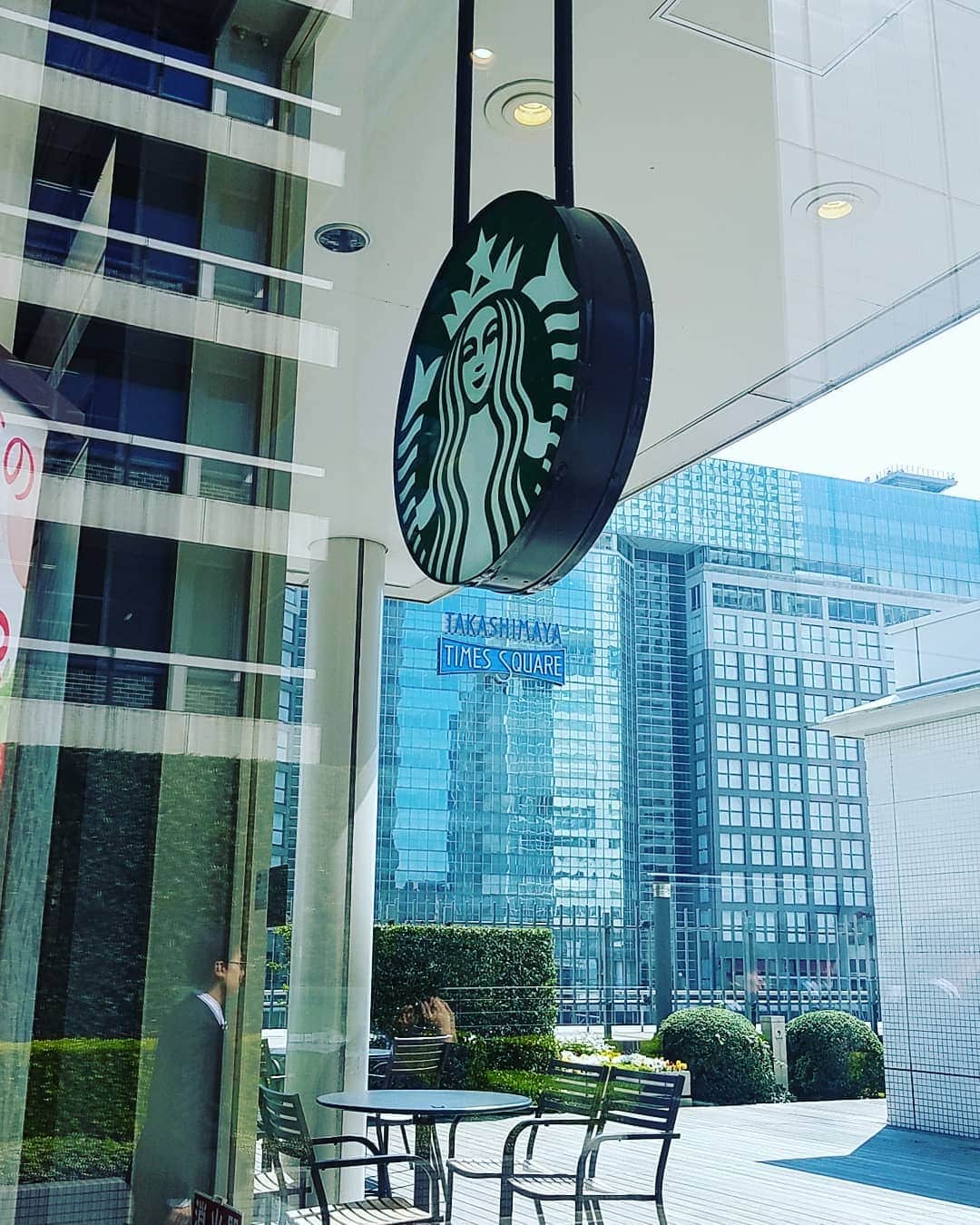 常世晶子さんのインスタグラム写真 - (常世晶子Instagram)「朝☀️ コーヒーが飲みたいけれど、通りすぎます🚶💦 #starbucks  #おはようございます」4月15日 9時42分 - tokoyo_shoko