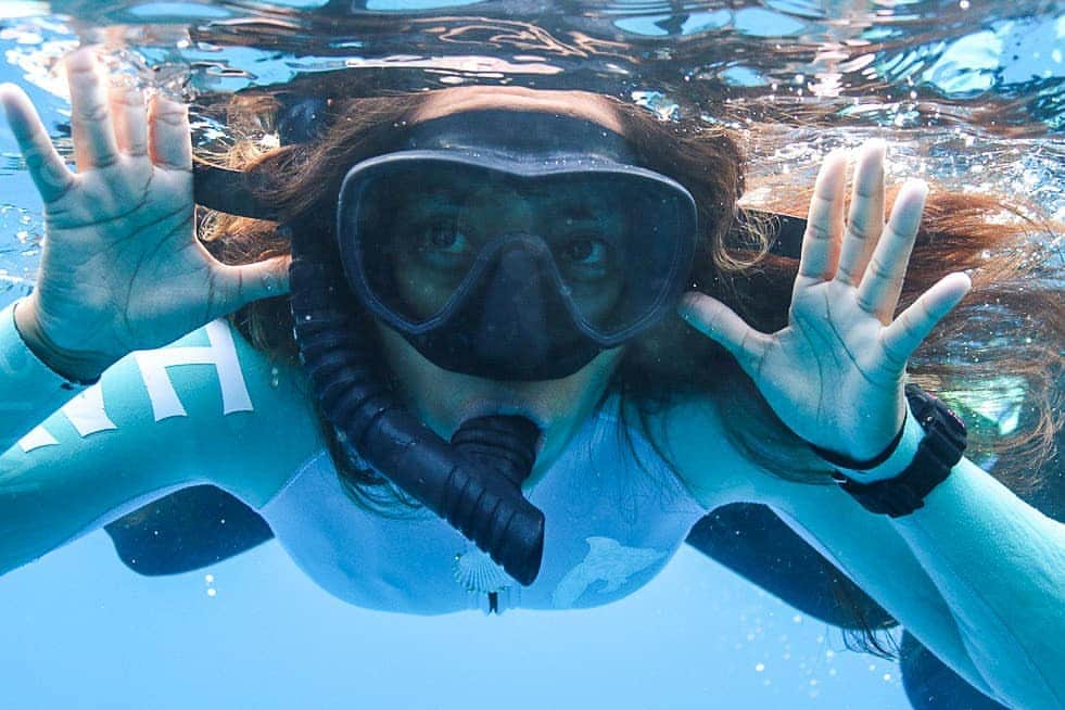 And Youさんのインスタグラム写真 - (And YouInstagram)「Don't take yourself too seriously. Life's too short 🙃. . . . #lifestooshort #whpvibes #underwater #aloha #vacationmode #alohastateofmind」4月15日 9時54分 - dolphinsandyou