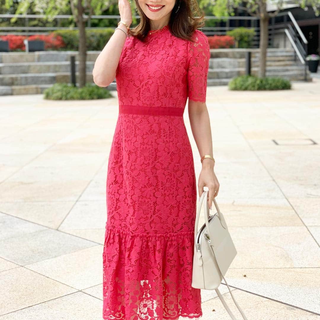 吉田美紀さんのインスタグラム写真 - (吉田美紀Instagram)「・ このワンピースが本当に大好き…！ やっと暖かさが戻ってきて嬉しいな♡ よい1週間にしましょ〜♬ ・ dress→#lialapg bag→#hermes ・ #dress #onepiece #coordinate #outfit #ootd #look #style #fashion #wardrobe #instagood #instafashion #ママコーディネート #ママコーデ #ママファッション #コーディネート #ファッション #ワンピース #レースワンピース #総レース」4月15日 10時08分 - miki__yoshida