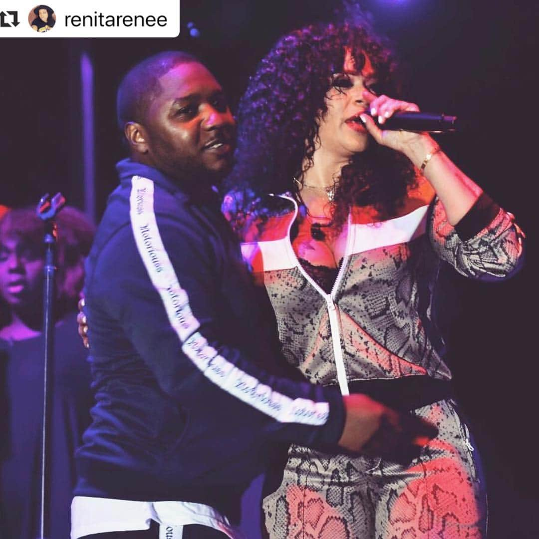 フェイス・エヴァンスさんのインスタグラム写真 - (フェイス・エヴァンスInstagram)「Thanks lil brody! @lilcease #Repost @renitarenee with @make_repost ・・・ @therealfaithevans brought out @lilcease as her surprise guest at the #dcemancipationday event」4月15日 10時25分 - therealfaithevans