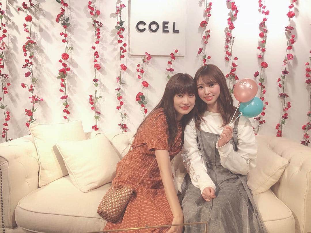 加田穂乃華のインスタグラム：「@coel_y ssレセプションへ💓💓 今回も可愛い洋服がたくさん🥰 この時ヨンアさんが着ているワンピの色違いも、 試着してみて即オーダー(三枚目)✔︎❤︎ ・ 事務所の大先輩✨ ヨンアさんいつも優しくて本当に綺麗で可愛すぎて😭❣️ ありがとうございました🥰 #coel #coelsnap #ss #fashion #レセプション #oscarpromotion #オスカー」