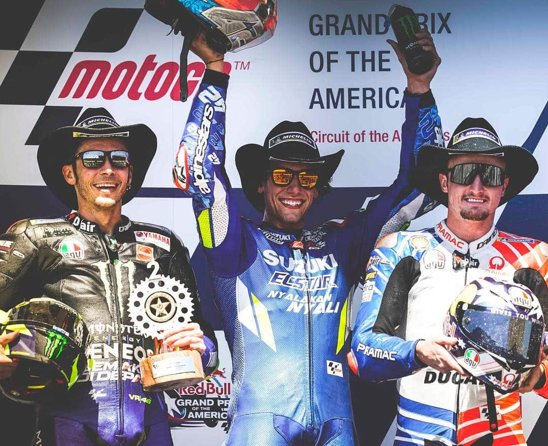 モンスターエナジーさんのインスタグラム写真 - (モンスターエナジーInstagram)「The celebrations continue as @alexrins takes his first @motogp win 🏆 with @valeyellow46 joining him on the podium in 2nd at the #AmericasGP! #MotoGP #MonsterEnergy」4月15日 10時53分 - monsterenergy