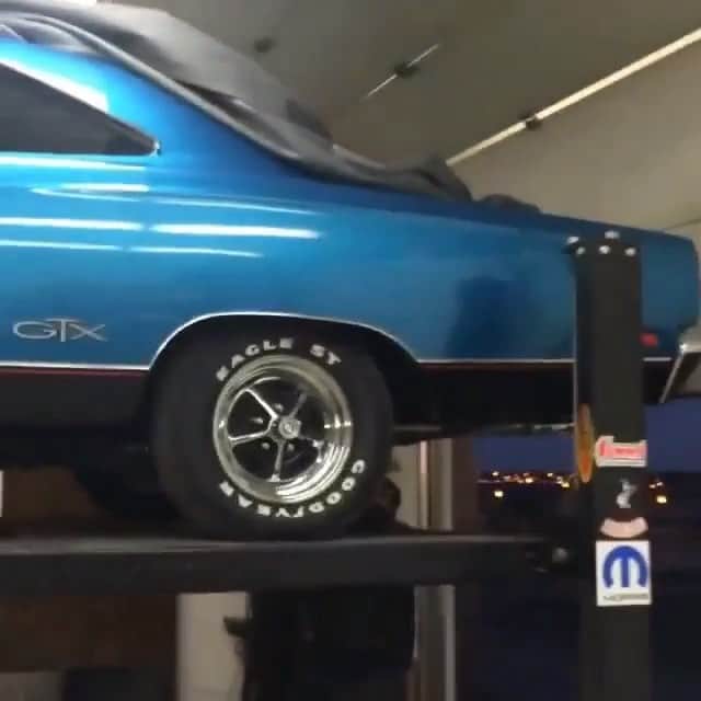 ファンクマスター・フレックスのインスタグラム：「This is NOT my car! Belongs to @jdm_scott !!! He got this #69gtx sounding so loopy,chunky and mean! He said he installed a new TTI exhaust with H pipe! Sounds so great! Cam right too!!! #440bigblock」