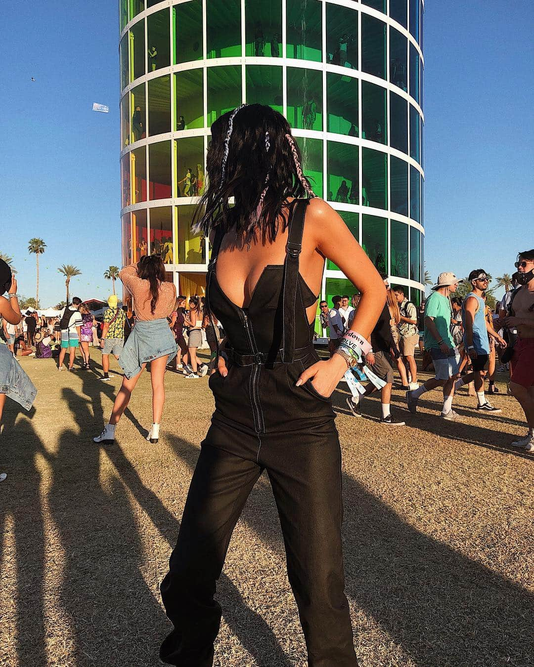 tiger Mistさんのインスタグラム写真 - (tiger MistInstagram)「Babe @genelleseldon 💖 Ricki Jumpsuit / What’s your day 3 Vibe? COACHELLAAA 🎡 #coachella #tigermist」4月15日 11時49分 - tigermist