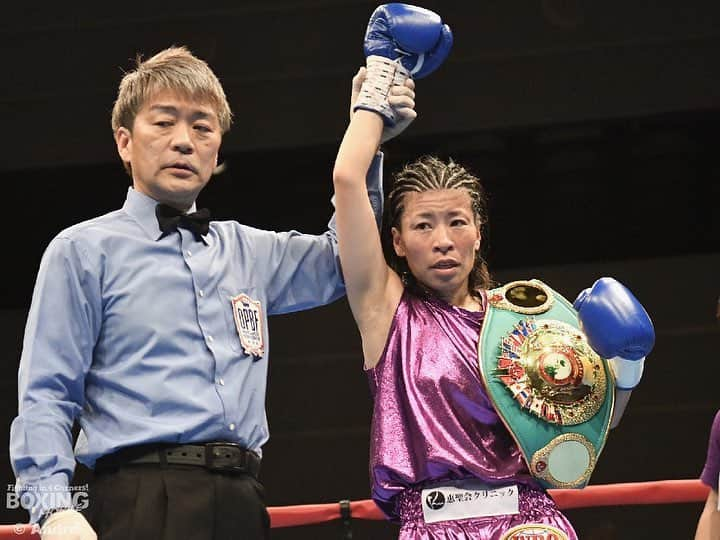 川上じゅんさんのインスタグラム写真 - (川上じゅんInstagram)「昨日のOPBF王座決定戦の結果🥊 OPBF女子Lフライ級王座決定戦 チャリマエ・サルバドール(フィリピン)に… 5R 1分50秒 TKO 勝利🏆 緒方汐音(寝屋川石田)新チャンピオン誕生！ #緒方汐音 #BOXINGMOBILE #ボクシング #boxeo #JBC #BOXING #BoxingReferee #OPBF #川上じゅんレフェリー #川上じゅん ※フォト:BOXING MOBILEより引用」4月15日 11時40分 - kawakami_j