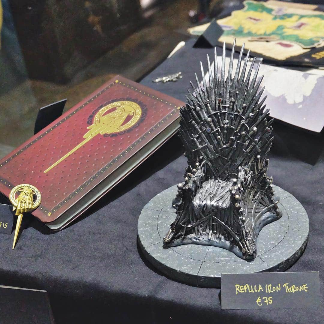 ジェシカ・ヤマダさんのインスタグラム写真 - (ジェシカ・ヤマダInstagram)「Bet you wouldn’t guess that a tourist won the #ironthrone. 🙆🏻‍♀️⚔️😝 I’ve had the opportunity to visit this #GameOfThronesTheTouringExhibition during my honeymoon (#antjess🍯🌙) last year, and it was pretty cool! Swipe to the last two slides for one of my favorite parts of the display. 🤣 . Btw I just finished watching the first episode of the last season!!! Not gonna spoil anything here (there’s a special place in hell for those who give spoilers), but the thought that THIS is the last season is making me sad. 😞 . #GameOfThrones #GOTs8 #WinterIsHere #GameOfThronesSeason8 #GOT #forthethrone」4月15日 11時51分 - jessyamada