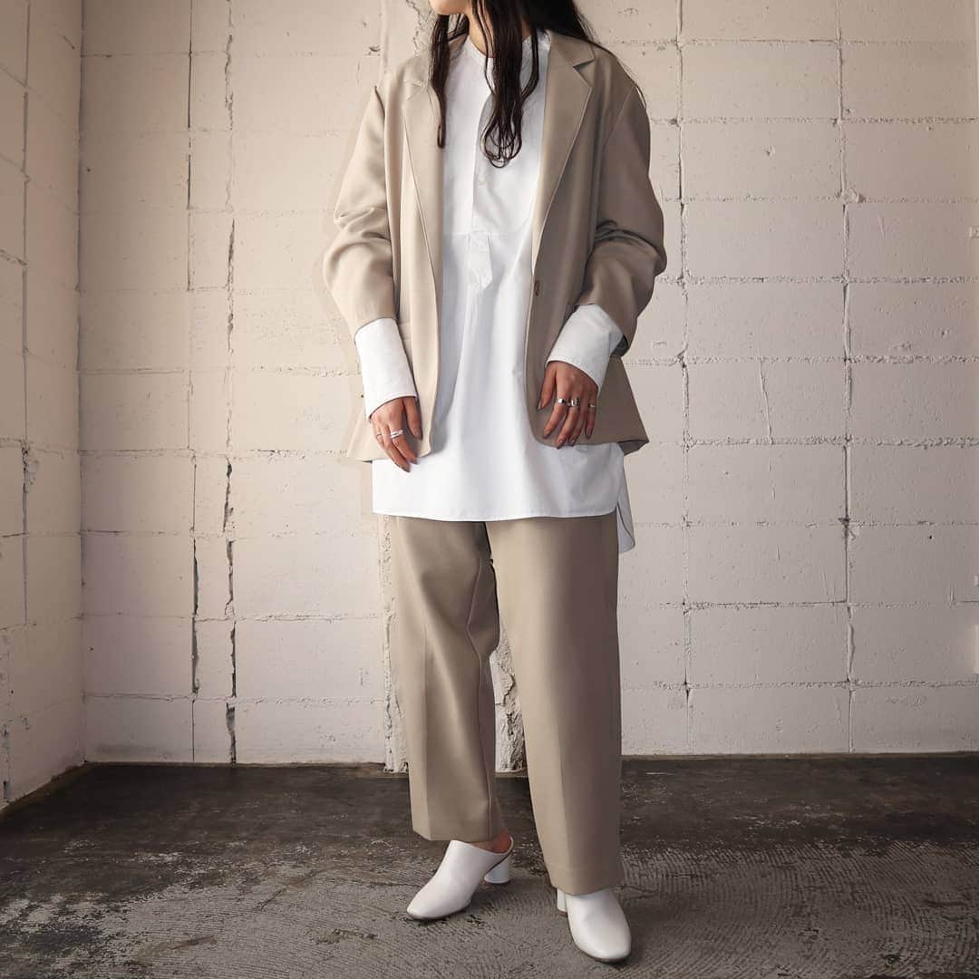のインスタグラム：「Beige Setup  #orfeo #kichijoji #vintage #used #fashion #coordinate #outfitts  掲載商品のお問い合わせはメールにて承っております。コメント、DMでのお問い合わせは受け付けておりませんのでご了承ください。」