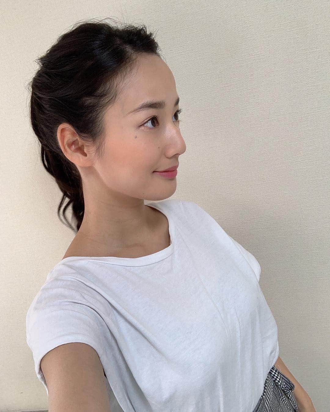 高嶋香帆のインスタグラム：「‪こんにちは！‬ ‪今日は暖かくて気持ちのいい天気ですね！🌞‬ ‪本日もデコッパチで収録です🙋‍♀️💕‬」