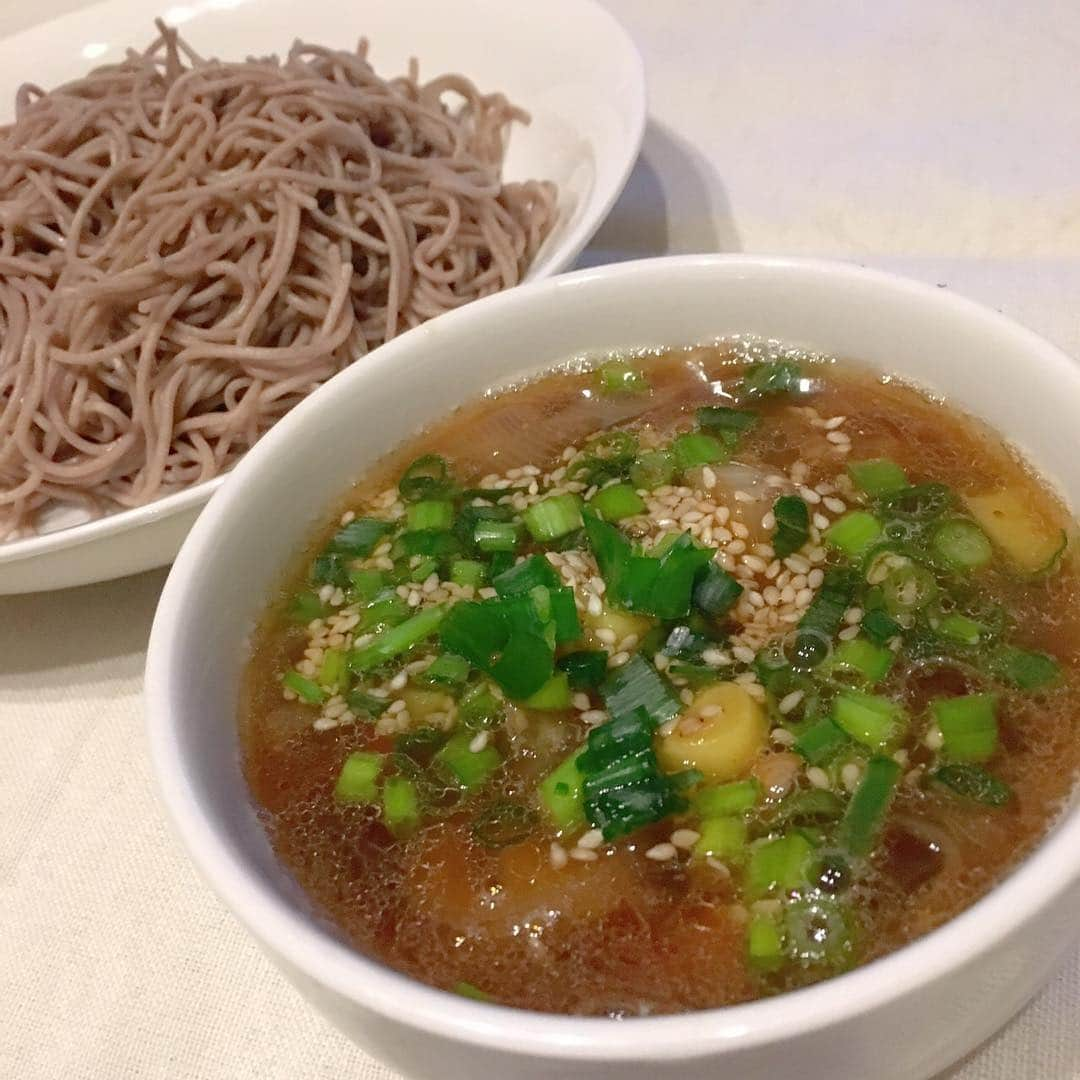 山西章博さんのインスタグラム写真 - (山西章博Instagram)「今日のご飯。豚つけ蕎麦なのさ！ #豚つけ蕎麦  #安土風  #麺つゆ #鶏がらスープの素 #にんにく #ラー油 #初心者主夫」4月15日 12時59分 - akihiro.yama1129