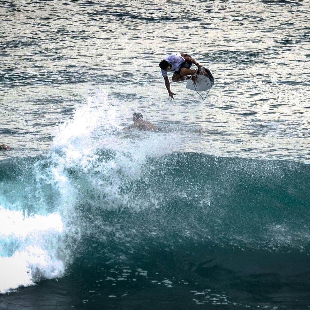 大橋海人さんのインスタグラム写真 - (大橋海人Instagram)「Ulu . . 🎞 @kenta_kawana . . @hurley  @murasakisports_official  @cisurfboards @cisjpn  @airasia_jpn  @epokhe  @octopusisreal  @captainfinco  @gshock_jp  @sexwaxofficial  @sambazon_jp @salt_and_stone  @world_bond」4月15日 13時05分 - kaitoohashi