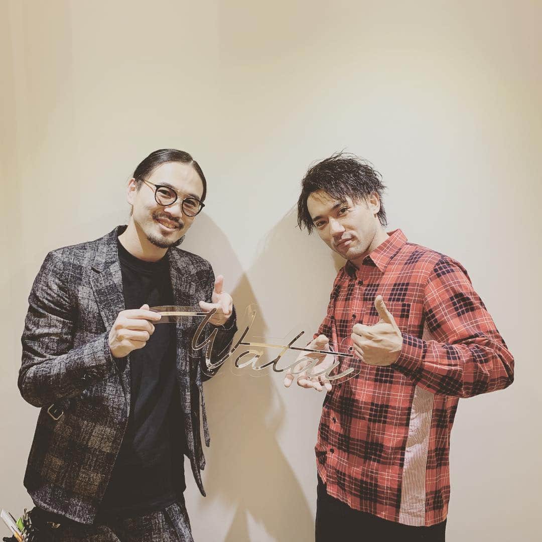 のインスタグラム：「まさかのwataiくんにピンからキリまで手がけてもらいました✨ この髪型が最も生きるお芝居をしたいと思います。 頑張ります！！ ありがとう✨  #watai #hair #salon #twist #髪の毛 #美容 #神の指先 #yuta_ozawa #ozatts #おざっつ」