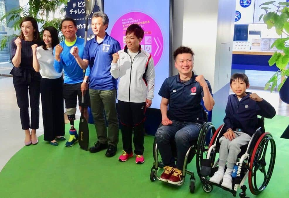 市橋有里さんのインスタグラム写真 - (市橋有里Instagram)「先日は東京2020パラリンピック500日前イベント Panasonic"オリンピアン・パラリンピアンと考える未来のスポーツ"のワークショップ、トークショーに参加させていただきました😊 みえない・きこえない・はなせない状況で相手に伝える"未来言語" をパラリンピアンの皆さん、お客様と一緒に体験しました。その伝えることの難しさを感じましたが、その状況で生まれる新たなスポーツを考えよりよいやり方を探って行く楽しさも感じとても貴重な経験をさせていただきました。 ありがとうございました。  #室伏由佳さん #濱田美穂さん #カヌー #半谷静香さん #柔道 4度のパラリンピック出場経験 #葭原滋男さん #今井友明さん #車いすラグビー #橘龍平さん #車いすテニス #panasonic  #パナソニック #パラリンピック500日前」4月15日 13時23分 - ariichihashi