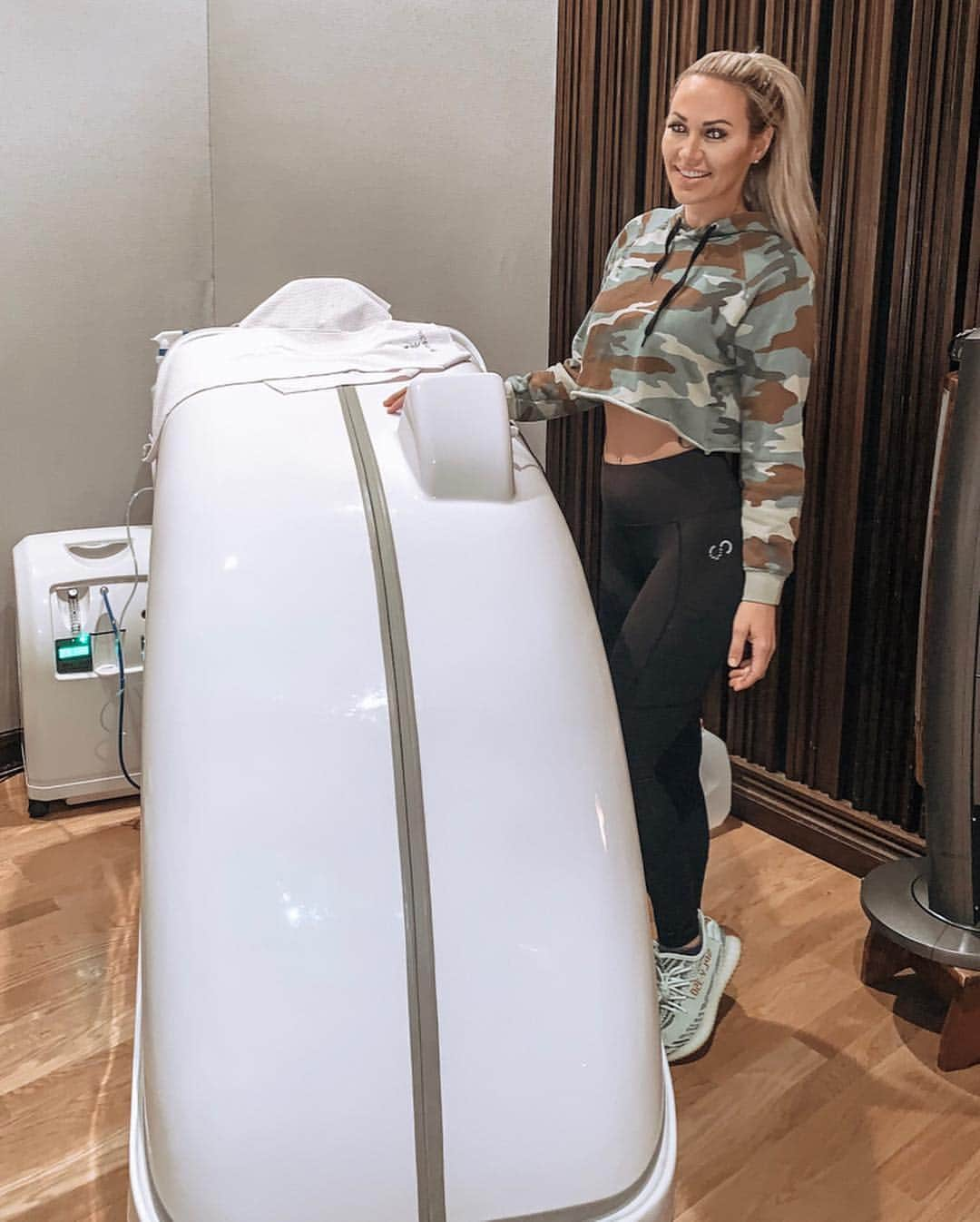 Kindly Myersさんのインスタグラム写真 - (Kindly MyersInstagram)「Today i had the pleasure of checking out this new spot in Nashville @bluestemwellness i will definitely be going back soon. The ozone sauna was my favorite. Check them out @bluestemwellness」4月16日 0時19分 - kindlymyers