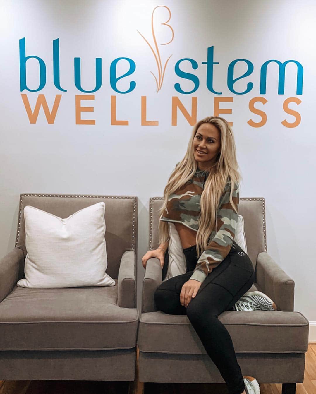 Kindly Myersさんのインスタグラム写真 - (Kindly MyersInstagram)「Today i had the pleasure of checking out this new spot in Nashville @bluestemwellness i will definitely be going back soon. The ozone sauna was my favorite. Check them out @bluestemwellness」4月16日 0時19分 - kindlymyers