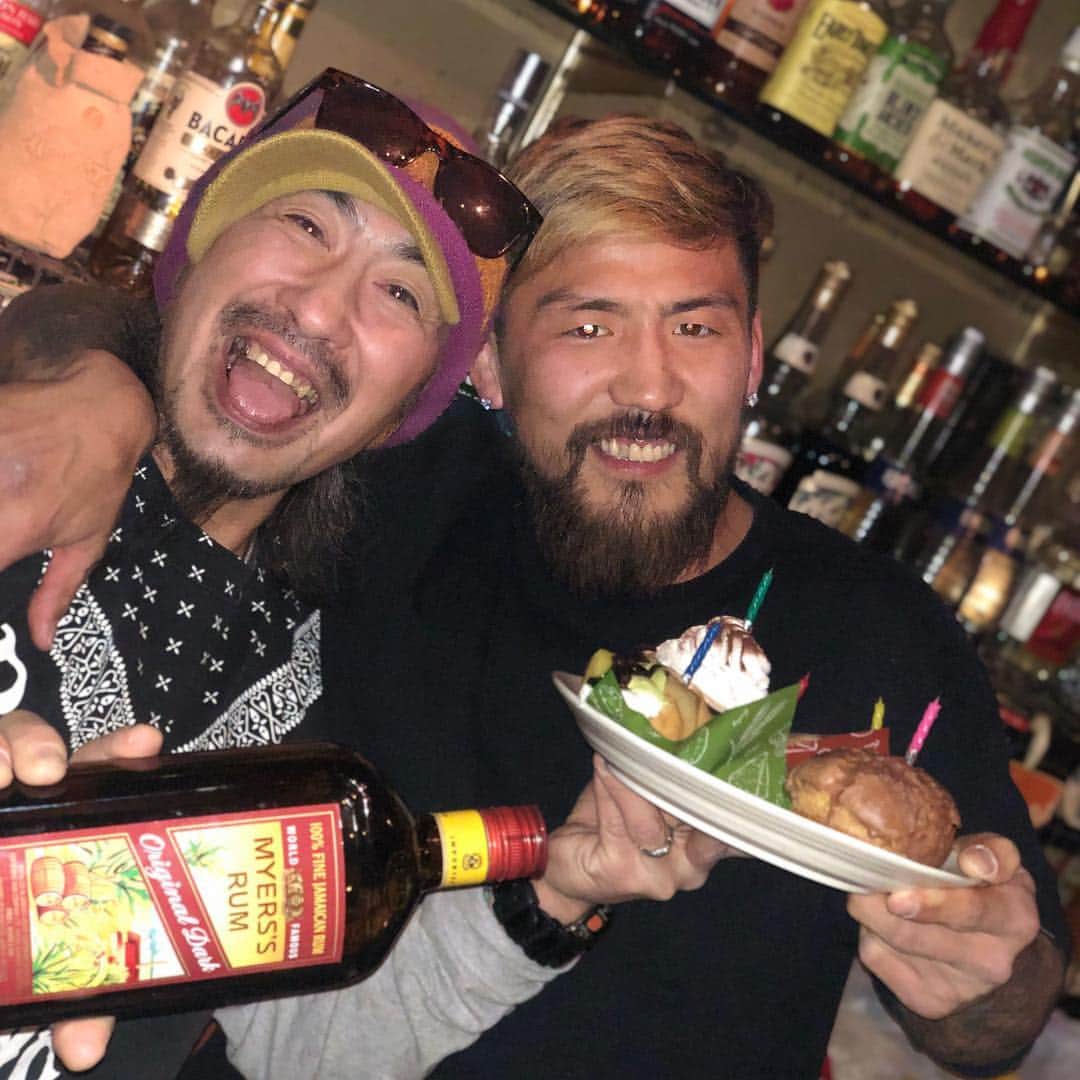 大澤茂樹さんのインスタグラム写真 - (大澤茂樹Instagram)「Tsukasa happy birthday㊗️ #bar #TINA #meguroku #happy birthday #目黒」4月16日 0時12分 - shigeki_osawa