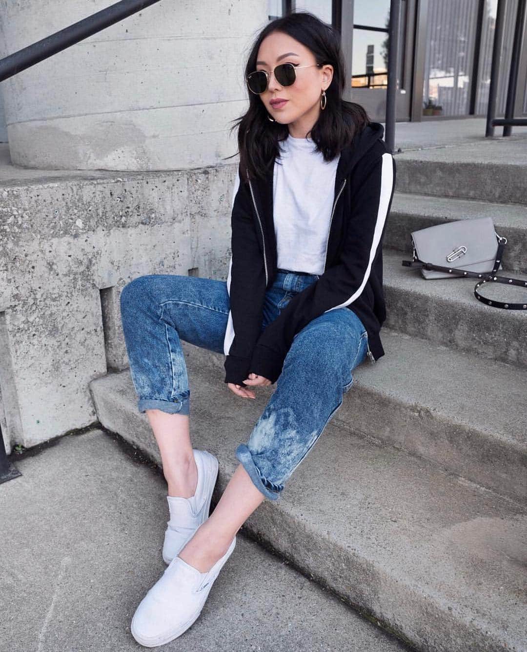 エラモスのインスタグラム：「We’re loving Kate Ogata’s take on our jeans! Shop now at Bloomingdales.com.」
