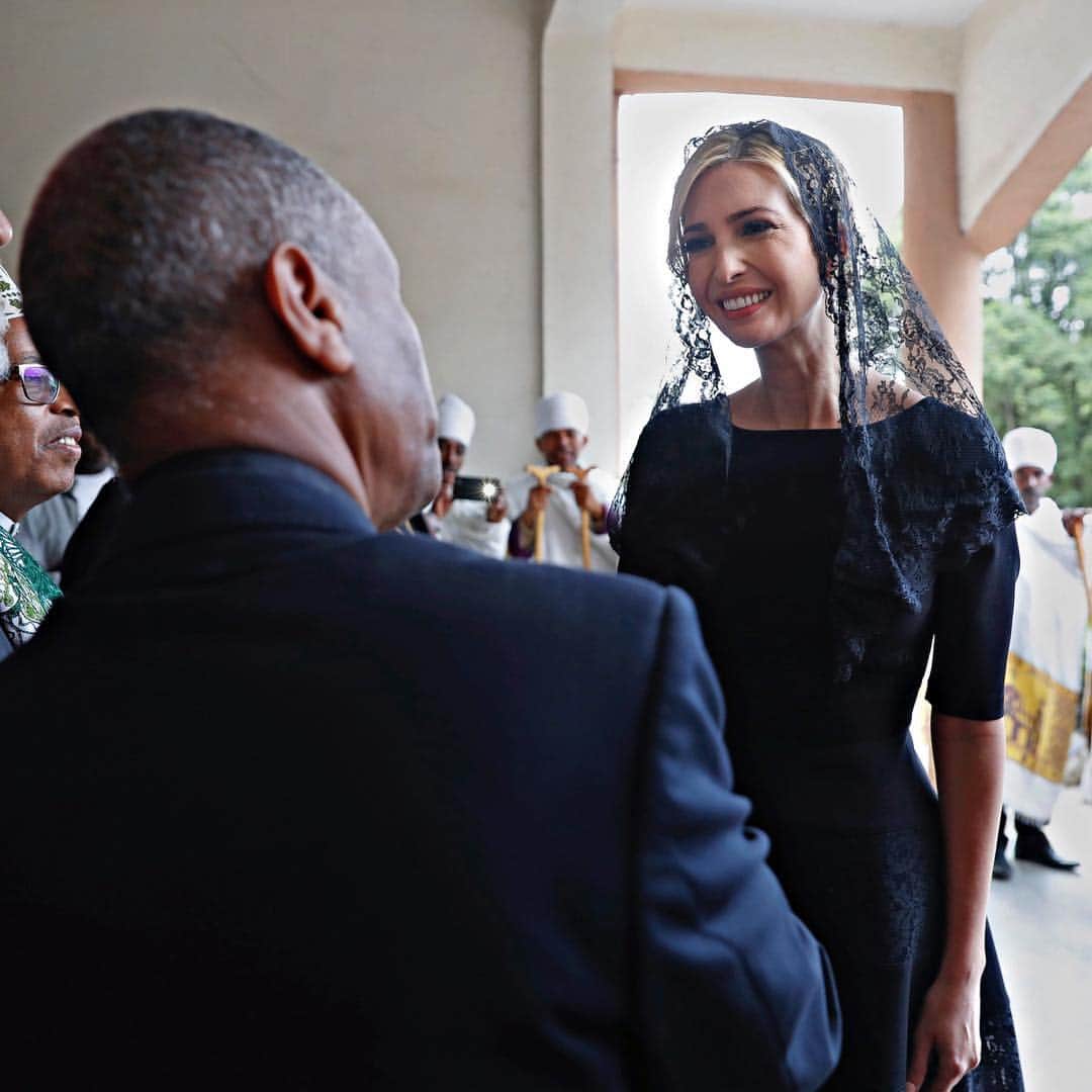 NBC Newsさんのインスタグラム写真 - (NBC NewsInstagram)「#IvankaTrump is greeted as she arrives for a ceremony honoring the victims of the Ethiopian Airways crash in Addis Ababa, #Ethiopia. . 📷 @jacquelynmartin / @apnews」4月15日 22時47分 - nbcnews