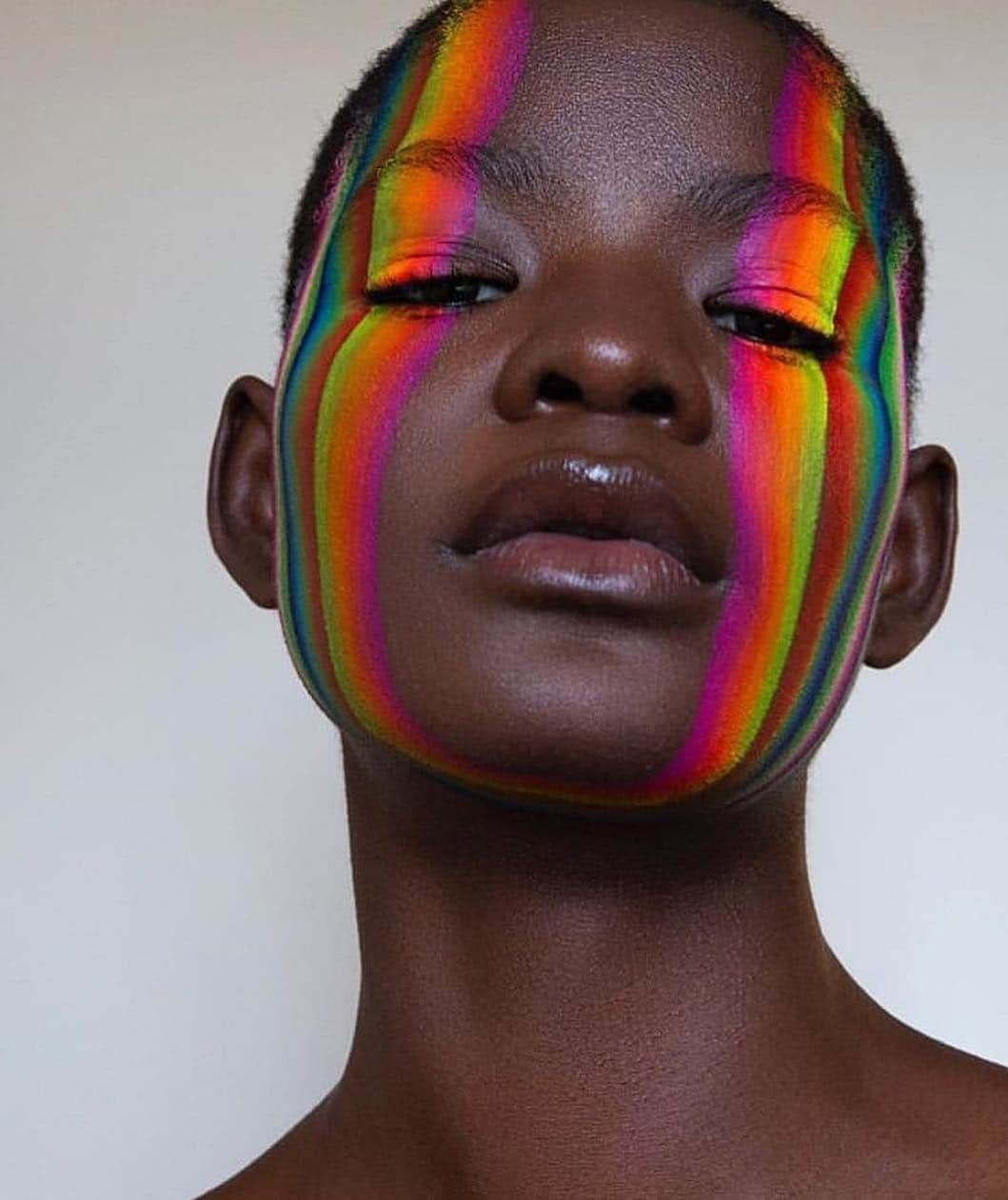 パット・マグラスさんのインスタグラム写真 - (パット・マグラスInstagram)「RAINBOW ALLURE 🌈🌈🌈 LIVING for this DIVINE ARTISTRY by major #mua @lynskiii on the beautiful @mounafadiga, shot by @katherineboyle_photography.」4月15日 22時54分 - patmcgrathreal