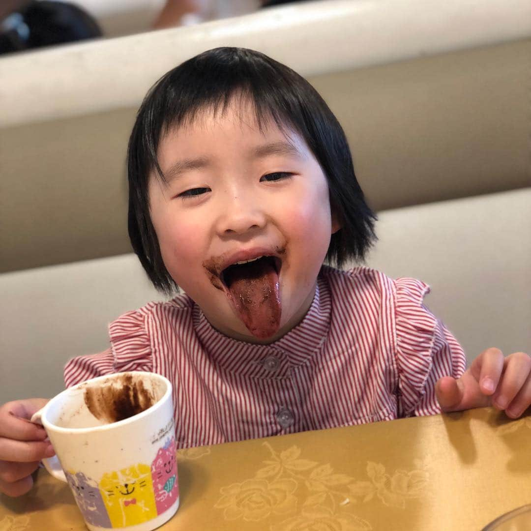 嶋田隆司さんのインスタグラム写真 - (嶋田隆司Instagram)「キン肉マンドーターと2人でランチ。ココア飲んでバア！！ #キン肉マン #キン肉マンドーター #舌真っ茶色 #筋肉人 #金肉人 #kinkeshi #kinnikuman」4月15日 23時11分 - takashi.shimada.3110