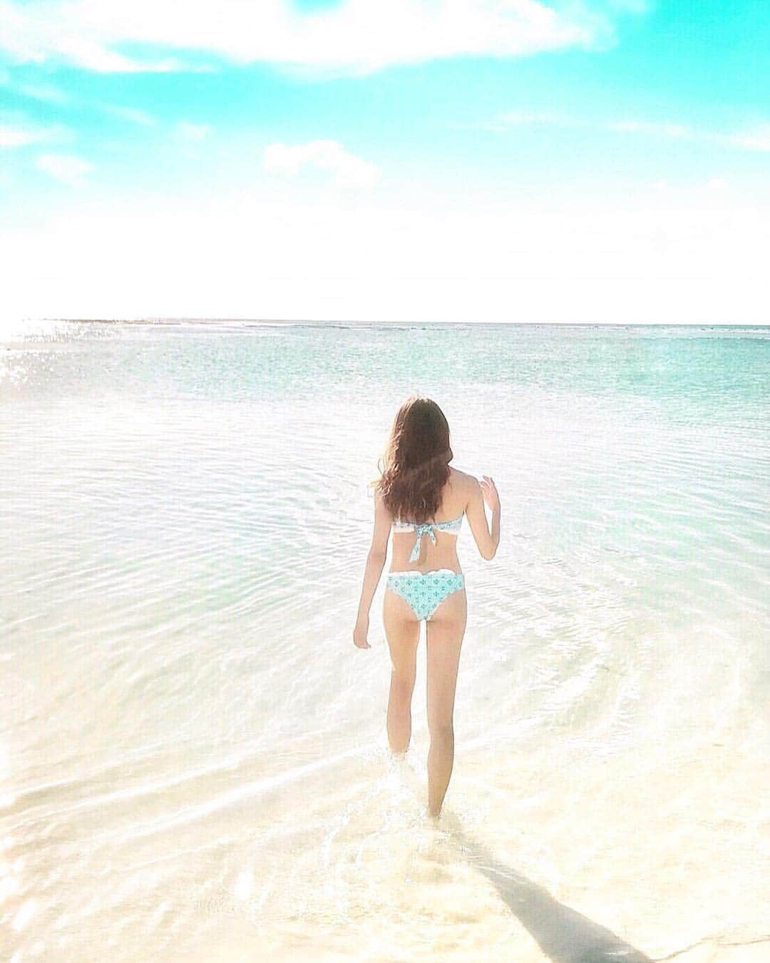 駄原杏里沙さんのインスタグラム写真 - (駄原杏里沙Instagram)「＊ Guam🌺🌊 ・ ・ グアムの海綺麗だったな💕🐠 今年もたくさん海行きたいなぁ🌴 ・ #guam#guamtrip #guambeach#travel#tabijyo  #tabijyo_beach#instatravel  #instapood#l4l#like4likes#followme #グアム#グオム旅行#グアムビーチ #タモンビーチ#タビジョ#カメラ女子 #女子旅#ビーチ#海#海外旅行#いいね #いいね返し#フォロミー」4月15日 23時32分 - arisadahara_bl8m