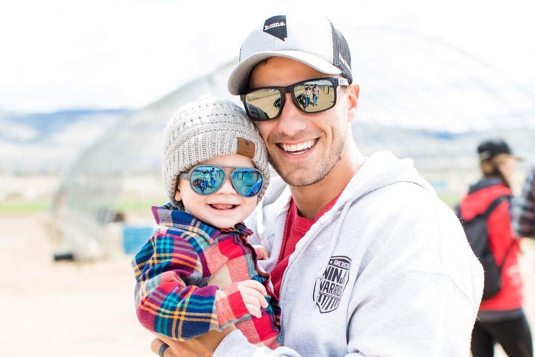 ジェイコブ・ダルトンのインスタグラム：「Big happy first birthday to my little buddy! Can’t believe he’s already 1! Love ya buddy! 📸 @jessitarbet  #nephew #firstbday #unclejake」