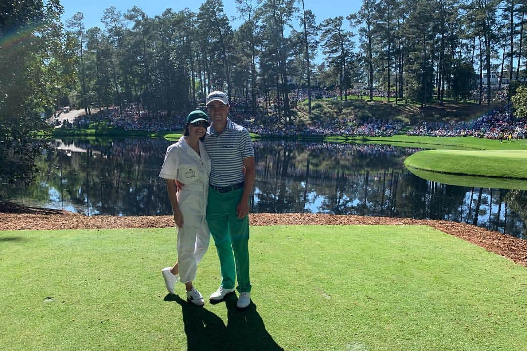 ジャスティン・トーマスさんのインスタグラム写真 - (ジャスティン・トーマスInstagram)「@themasters is and always will be my favorite tournament on the planet.. the vibe, the roars, the crowds, the atmosphere... it can’t be replicated. Another trip to Augusta down, many more to come!  A MASSIVE congrats to @tigerwoods and his entire team... Joey, Erica, Rob, his kids Sam and Charlie, his mom... everybody else behind the scenes has seen him go thru ups and downs, and to see him get the victory yesterday was something that could not have been scripted much better. Happy for you, TW!」4月15日 23時53分 - justinthomas34