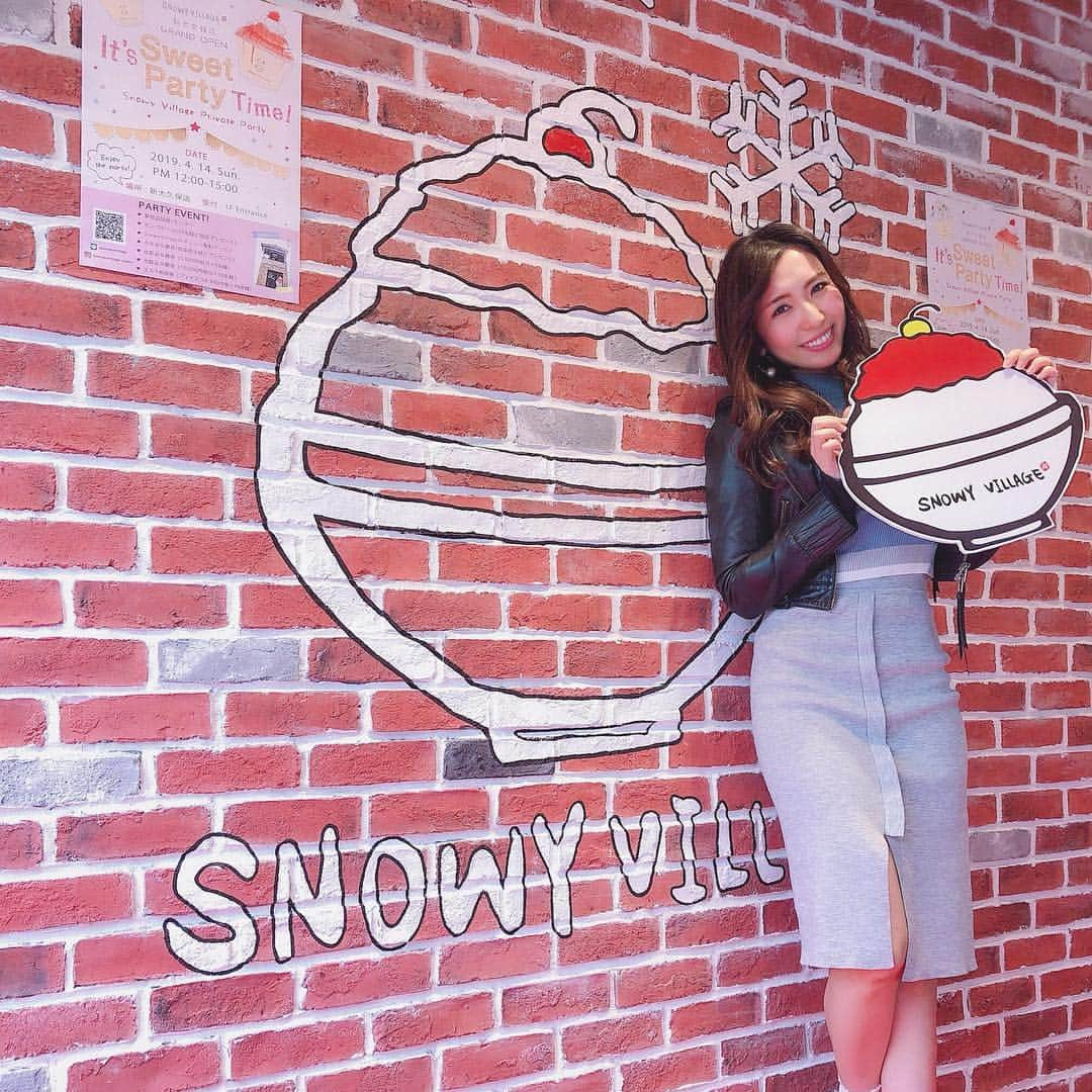 mimiさんのインスタグラム写真 - (mimiInstagram)「昨日オープンしたsnowyvillage🍧新大久保店💕 レセプションパーティーに招待されたので行ってきました😊❤️ 大人気のかき氷やチュロス、タピオカまで沢山いただきました🙌 どれも美味しくてまた絶対行くー🙆‍♀️❤️ カフェ好きのタピオカ好きのフルーツ好きの… 私にはたまらないお店😍 かき氷はきな粉と生いちごがおすすめー😍 ・ #snowyvillage #スノーウィビレッジ #新大久保 #新大久保カフェ #ビンス #ふわふわかき氷 #タピオカ #タピ活 #カフェ巡り #レセプションパーティー #インスタグラマー #インフルエンサー #PR #bts #kpop #韓国 #韓国女子 #だいたいカフェにいる #japanesegirl #model #influencer #instagrammer #맛있어요」4月15日 23時52分 - chan.mi3