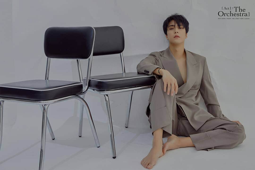 HIGHLIGHTのインスタグラム：「SON DONGWOON THE FIRST MINI ALBUM [Act 1 : The Orchestra] CONCEPT PHOTO - 1 - 2019. 04. 22. 18:00 . . ✔ http://aroundusent.com/ . . #하이라이트 #Highlight #손동운 #SONDONGWOON #The_Orchestra」