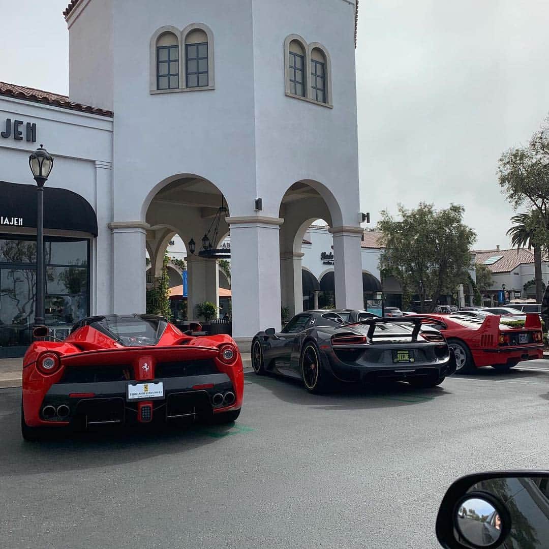 CarsWithoutLimitsさんのインスタグラム写真 - (CarsWithoutLimitsInstagram)「Insane lineup in Newport Beach, California. 🏁 Spotted by worldwide known level 1 professional car spotter @spencerberke featuring car spotter @thatgibbs. Which one would you take? Comment below. #professionalcarspotting #laferrari #918 #f40」4月16日 0時06分 - carswithoutlimits