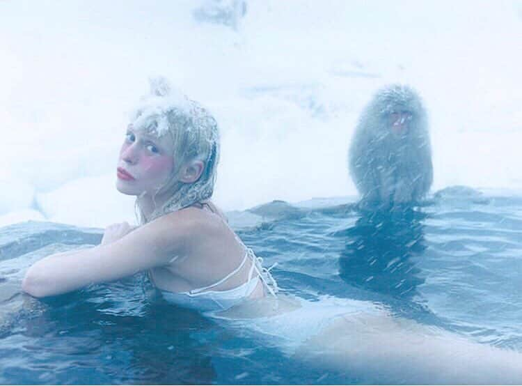 ペティート・メラーさんのインスタグラム写真 - (ペティート・メラーInstagram)「@pleaseMagazine #WE #Nagano #Monkey @nao_now  by @osamuyokonami #Reflection」4月15日 15時10分 - petitemeller