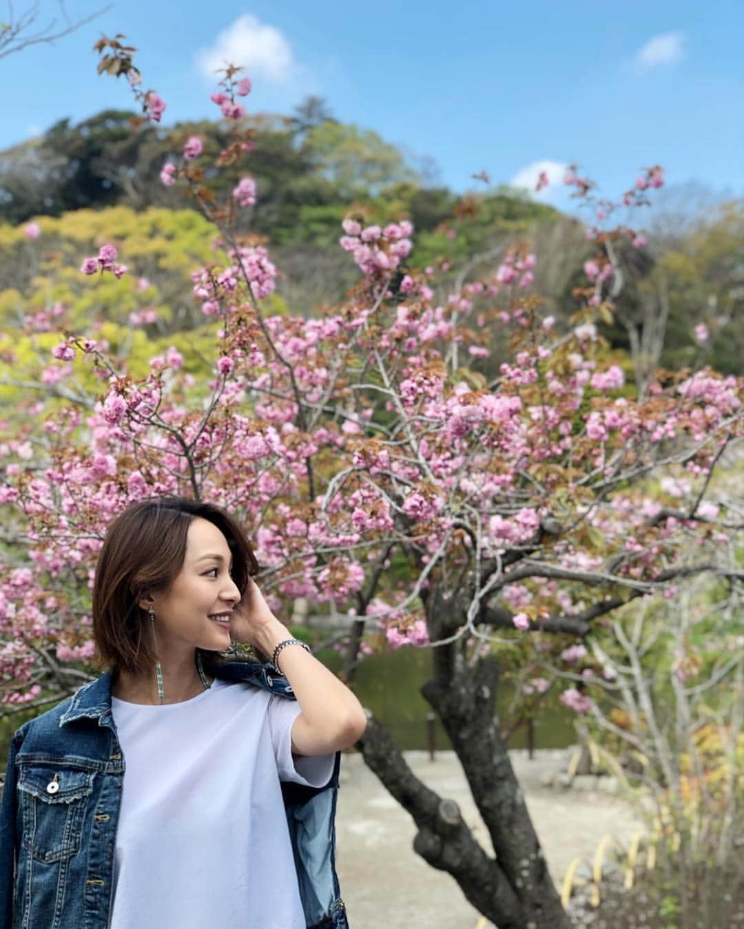 福間文香のインスタグラム：「KAMAKURA☺︎♡ ＃初デートの場所 #振り返り 👫 #鳩サブレー  @kosuke_ota_official 🕊」