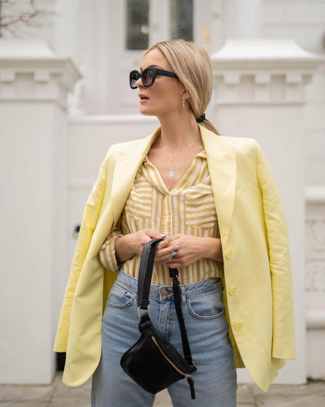 のインスタグラム：「Monday’s mood; turn up the sass with our Becky belt bag (🔍: 6899140300). Complete the look with cool sterling silver and shades that pop. 📷: @naaomiross.  Tap the link in the bio to shop now.  #Accessorize #Accessorizer」