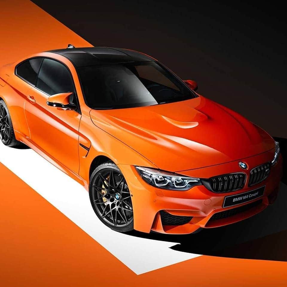 BMW Thailandさんのインスタグラム写真 - (BMW ThailandInstagram)「BMW M4 Coupé กับสีพิเศษ "Fire Orange"  นอกจากการขับเคลื่อนที่ทรงพลัง ก็ต้องดึงดูดสายตาผู้คนด้วยดีไซน์ที่ร้อนแรงด้วยเช่นกัน  #BMW #BMWTH #BMWM4 #MMonday」4月15日 15時28分 - bmwthailand