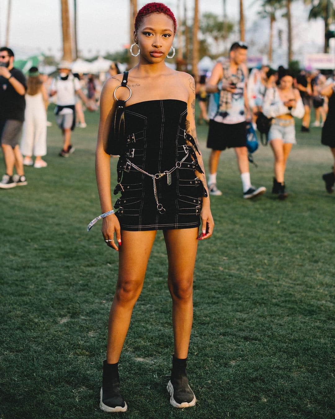 Vogue Australiaさんのインスタグラム写真 - (Vogue AustraliaInstagram)「#Coachella weekend one might be done and dusted but we still need to sift through the street style! 🌴 Tap the link in the bio to see the good and the outrageous from the festival. 📸 Getty Images」4月15日 16時06分 - vogueaustralia