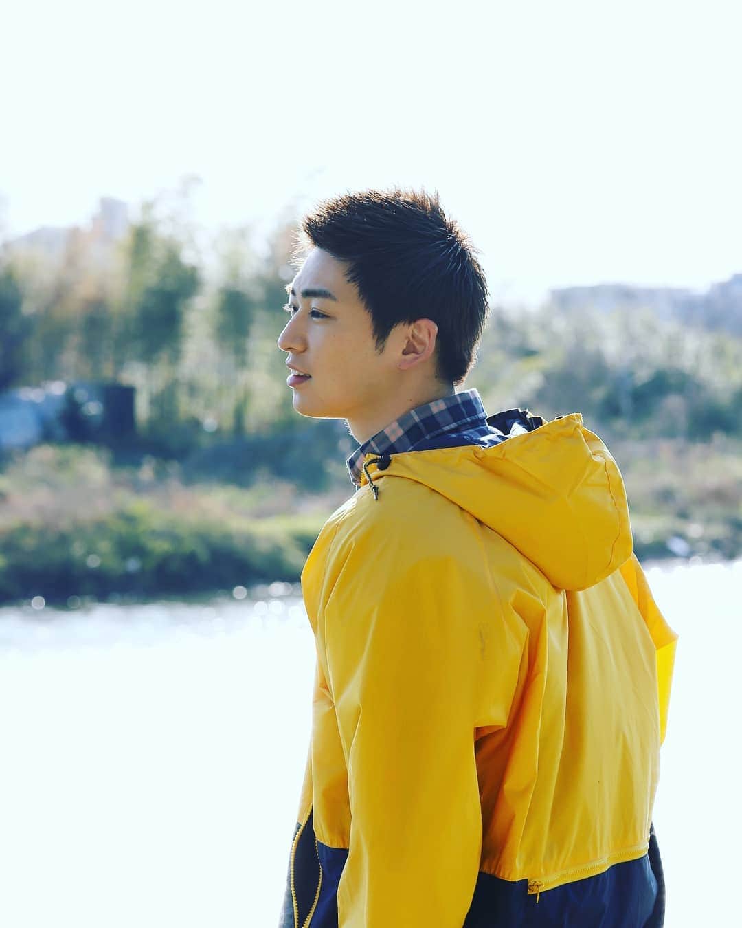 塩田康平のインスタグラム：「Photo by MAEKEN  #shooting #カロリーメイトCM意識笑 #二子玉川 #時には爽やかに」